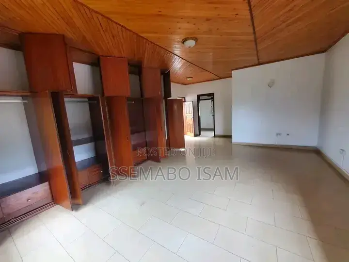3bdrm House in Standalone Kisaasi, Central Division for rent