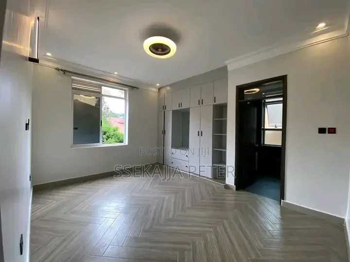 2bdrm House in Kisaasi, Central Division for rent