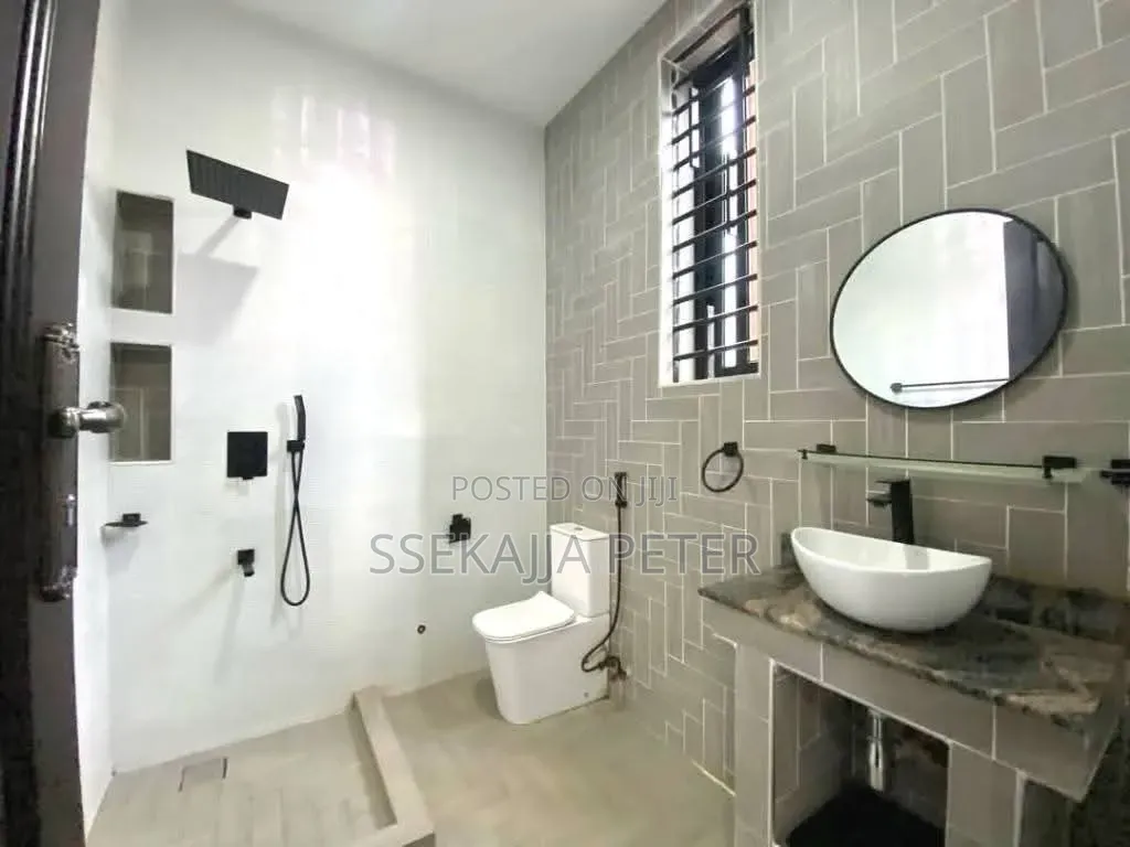2bdrm House in Kisaasi, Central Division for rent