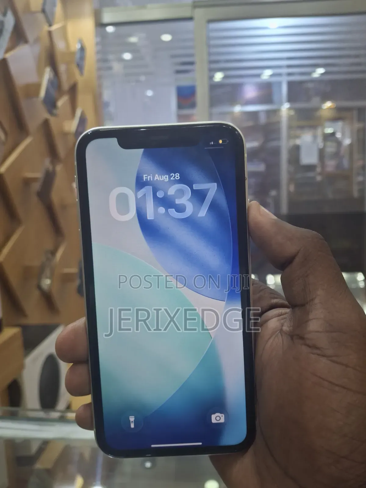 Apple iPhone 11 64 GB White