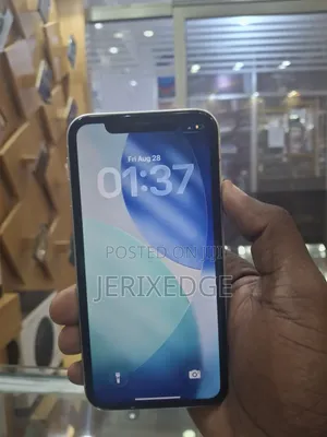 Apple iPhone 11 64 GB White