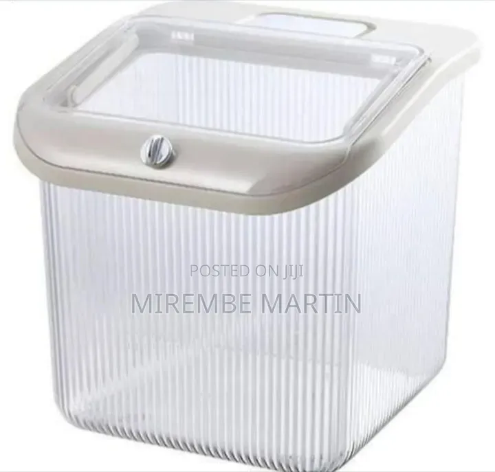 Elegant Fluted Food Storage Container With Transparent Flip-Top Lid