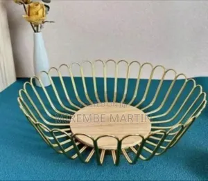Modern Gold Wire Decorative Fruit Bowl / Serving Basket