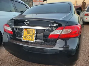 Nissan Fuga 2012 Black