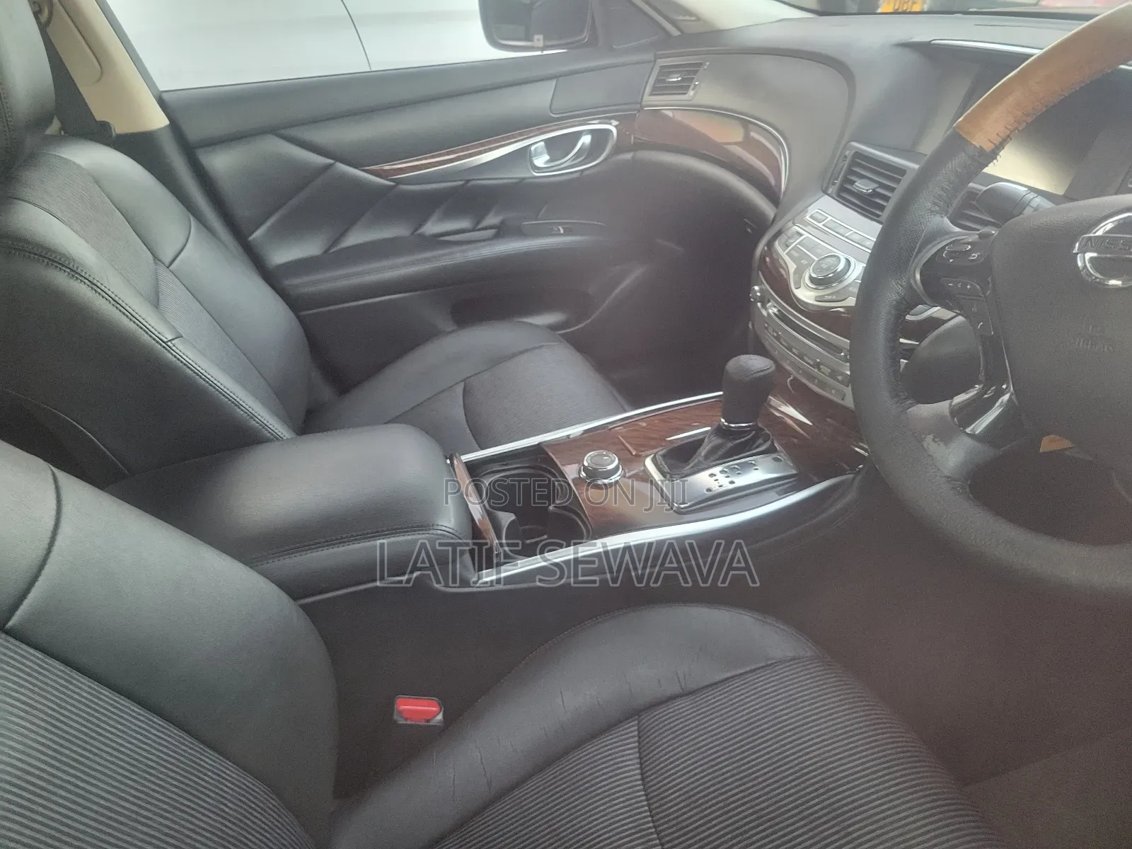 Nissan Fuga 2012 Black