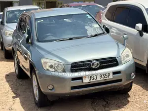 Toyota RAV4 2.4 2008 Green