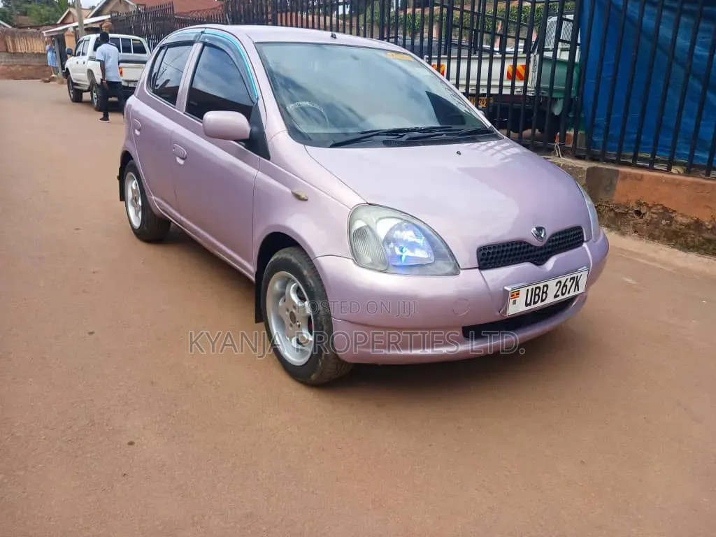 Toyota Vitz 2009 Pink