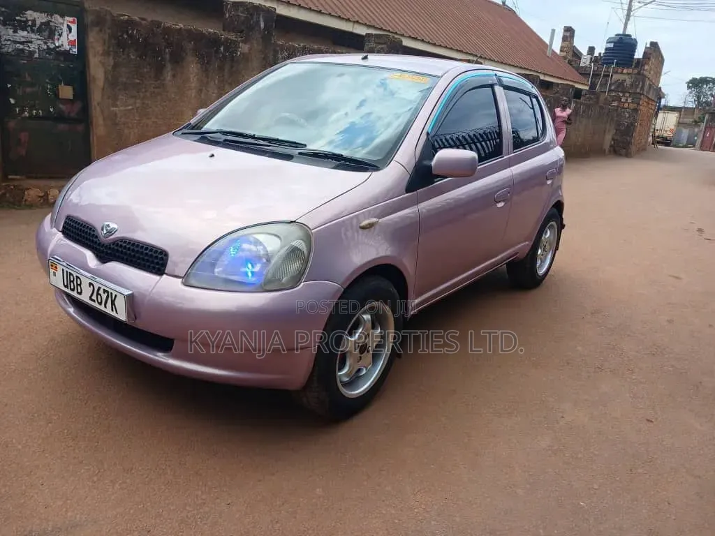 Toyota Vitz 2009 Pink