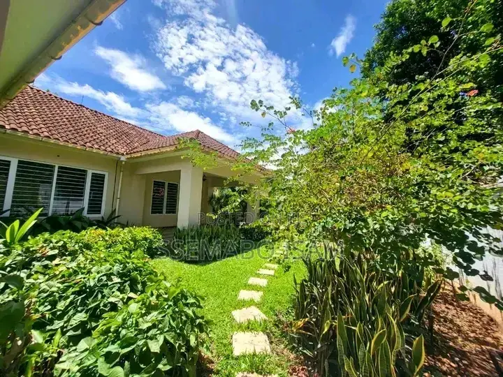 3bdrm House in Standalone Kisaasi, Central Division for rent