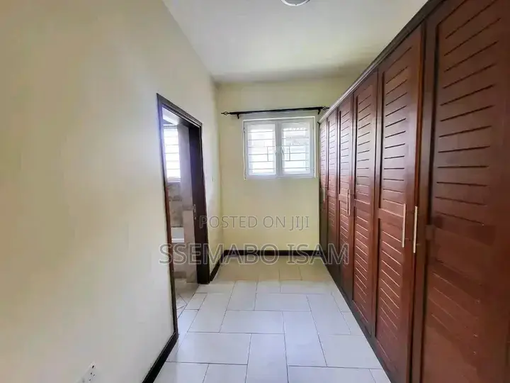 3bdrm House in Standalone Kisaasi, Central Division for rent