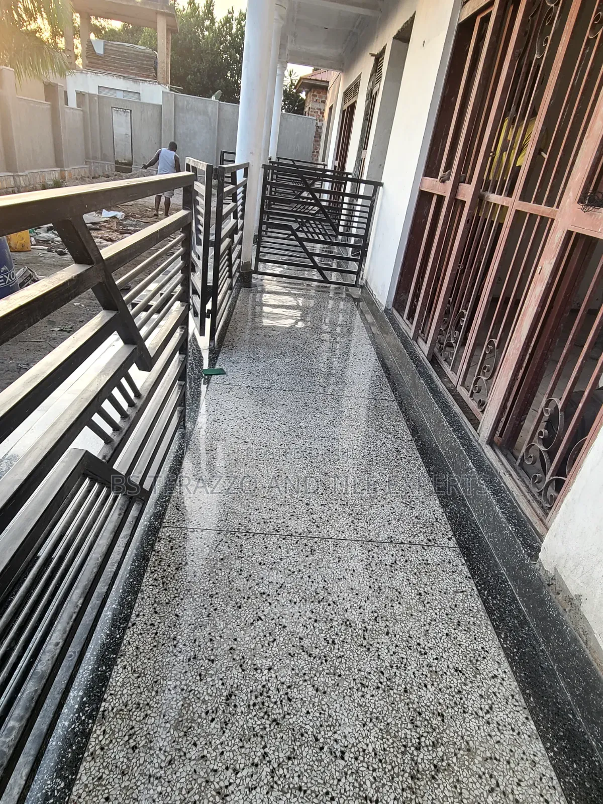 Terrazo 437 Sentena Road