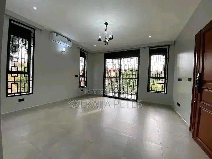 4bdrm House in Standalone Kisaasi, Central Division for rent