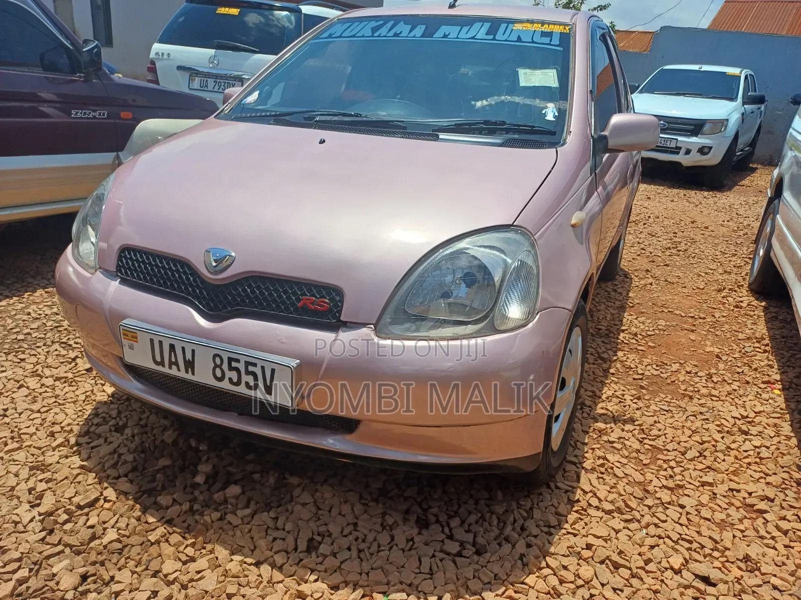 Toyota Vitz 2001 Pink