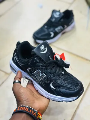 New Balance 530 Sneakers.