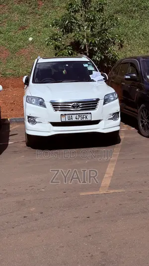 Toyota Vanguard 2010 White