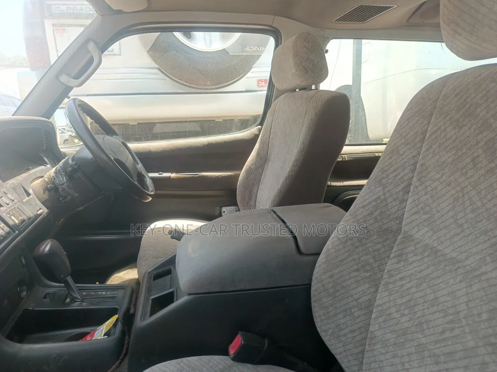 Toyota HiAce 1999 Gold