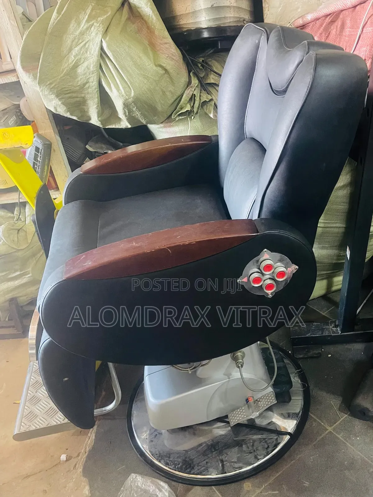 Saloon Chair