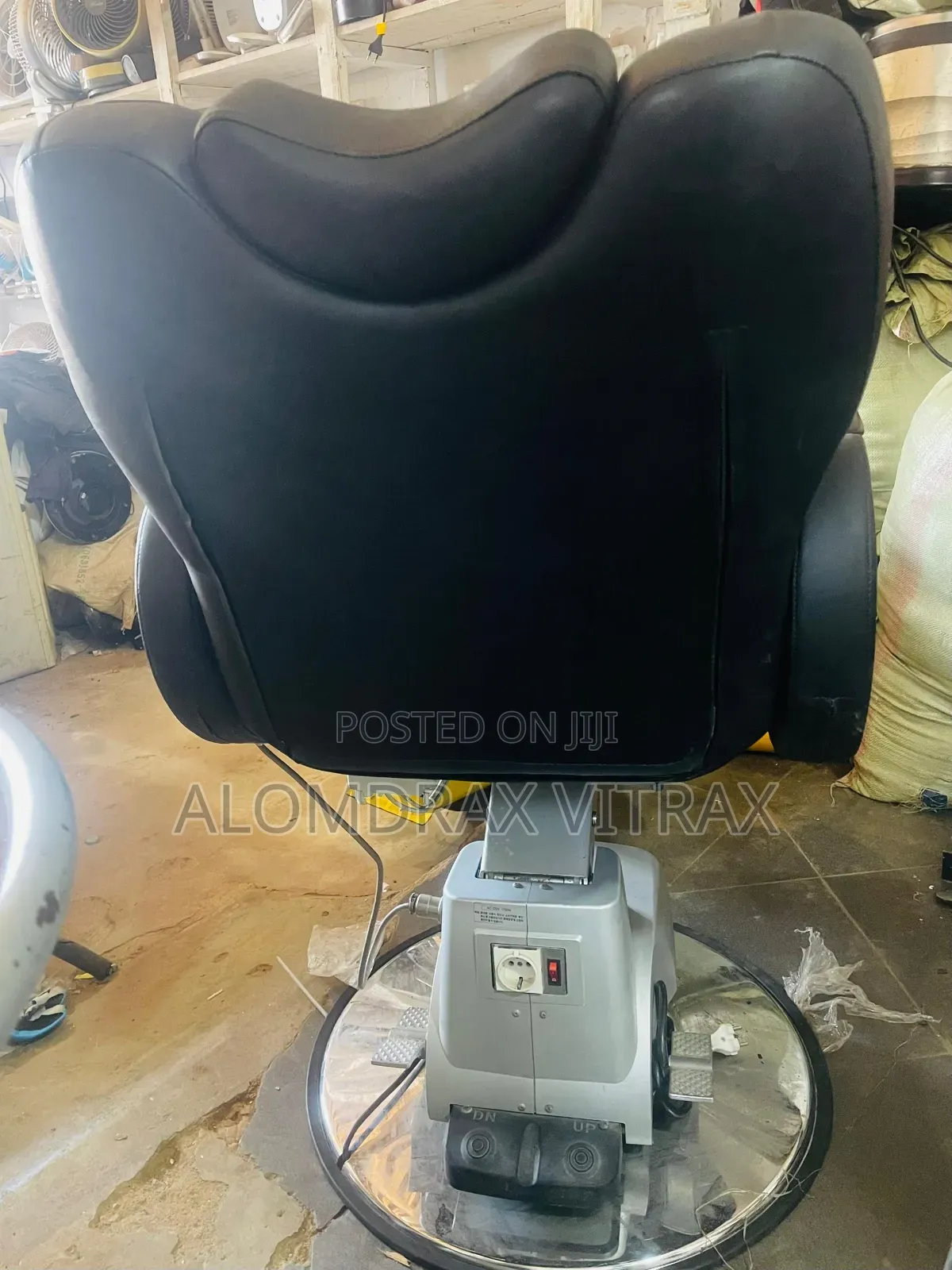 Saloon Chair