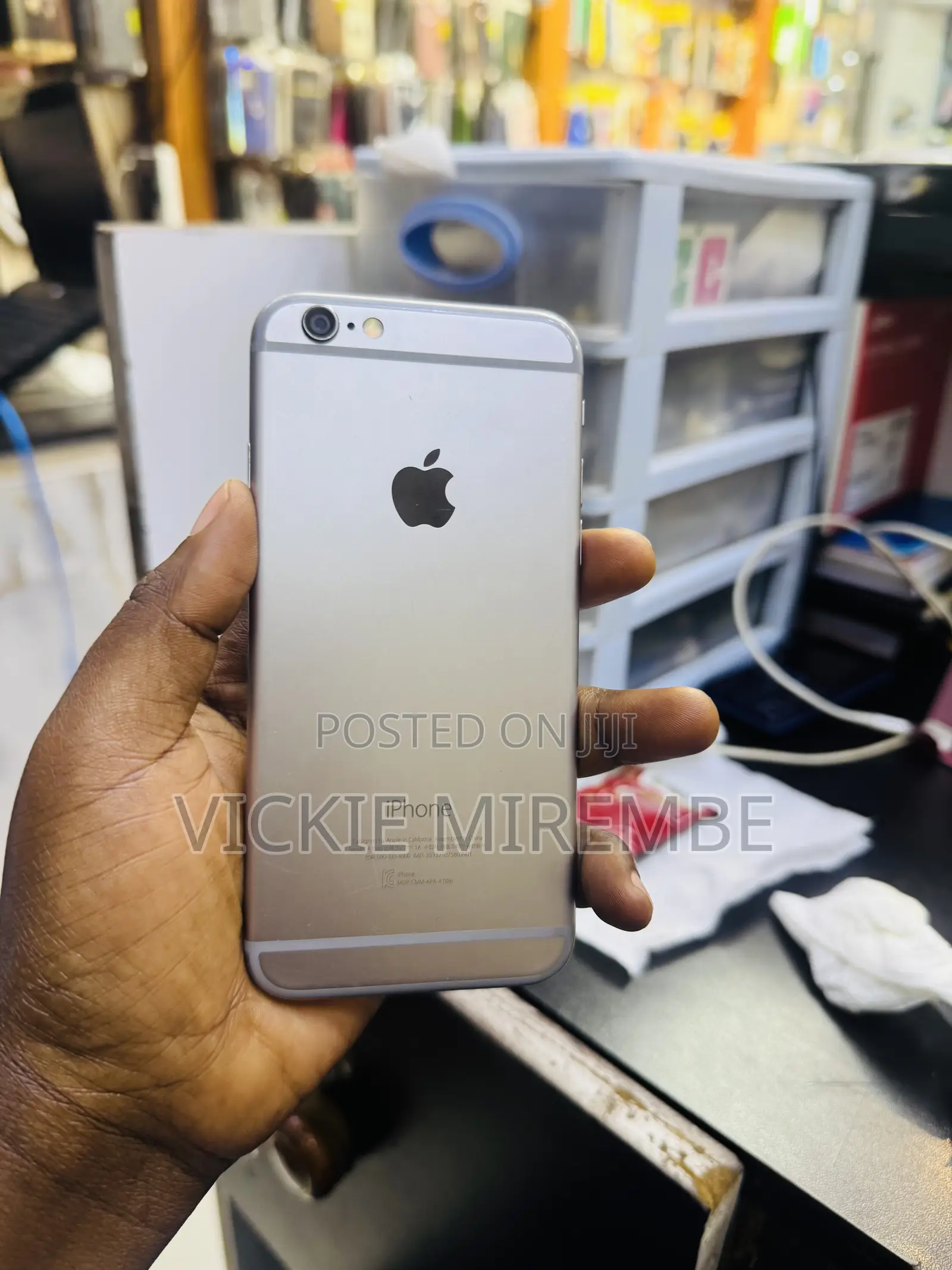 Apple iPhone 6s 64 GB Gray