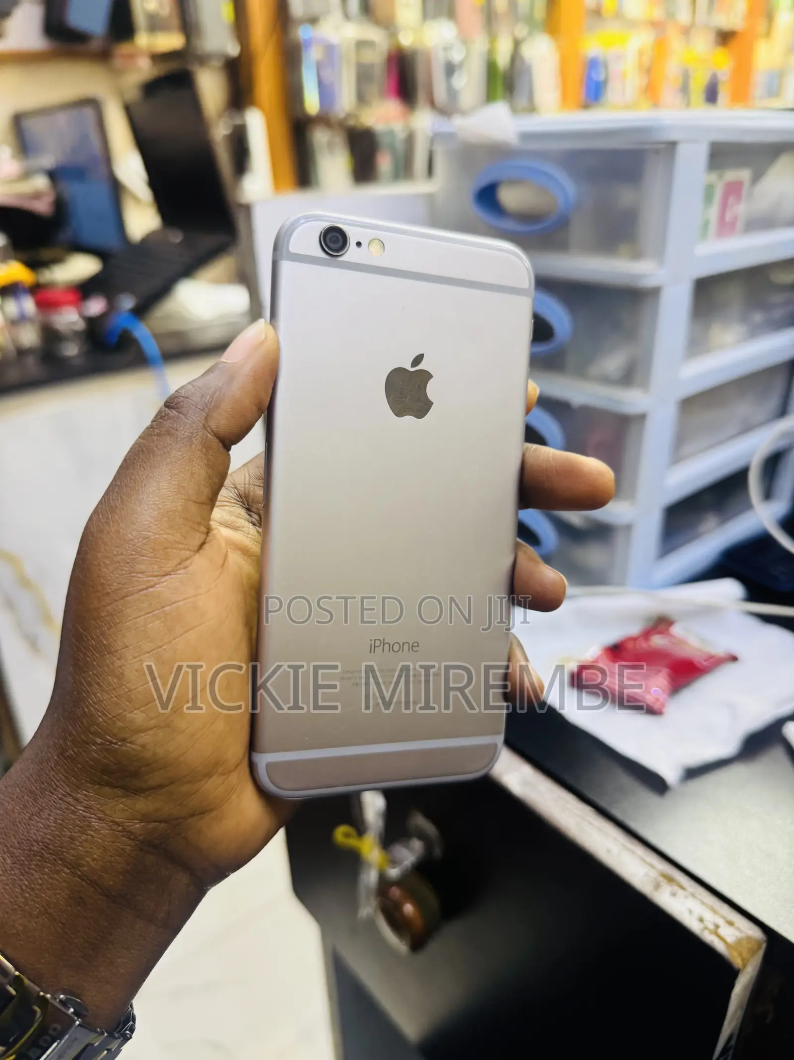 Apple iPhone 6s 64 GB Gray