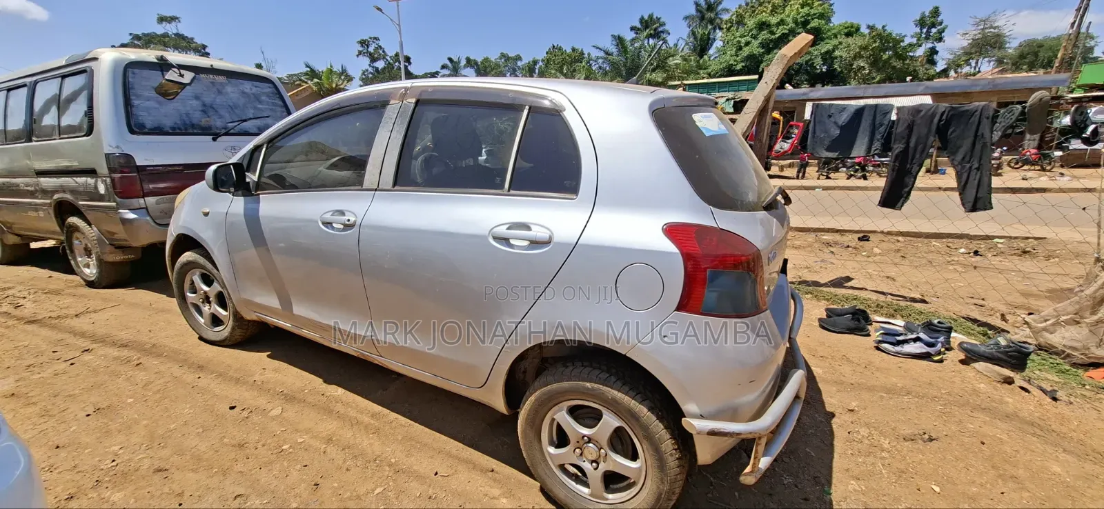 Toyota Vitz 2010 Silver