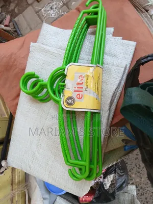 Clothes Hangers Plastic
