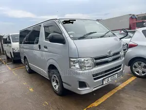 Toyota HiAce 2013 Silver