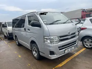 Toyota HiAce 2013 Silver