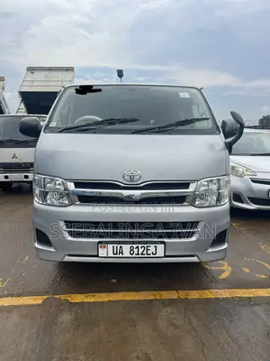 Toyota HiAce 2013 Silver