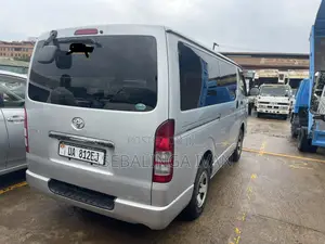 Toyota HiAce 2013 Silver