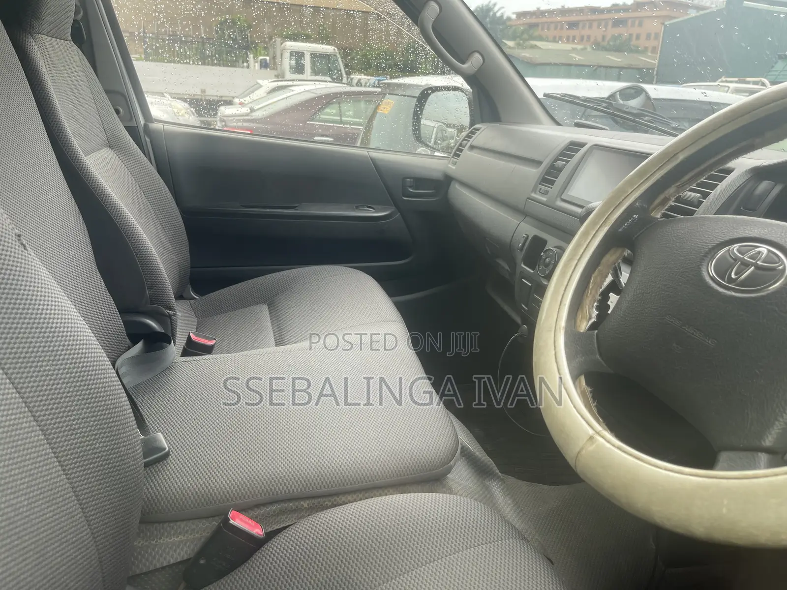 Toyota HiAce 2013 Silver