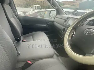 Toyota HiAce 2013 Silver