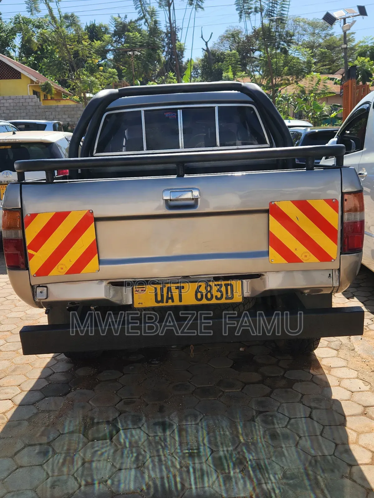 Toyota Hilux 2000 Gray