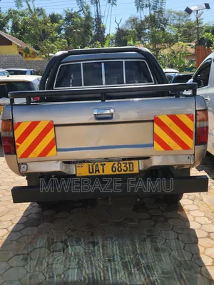 Toyota Hilux 2000 Gray