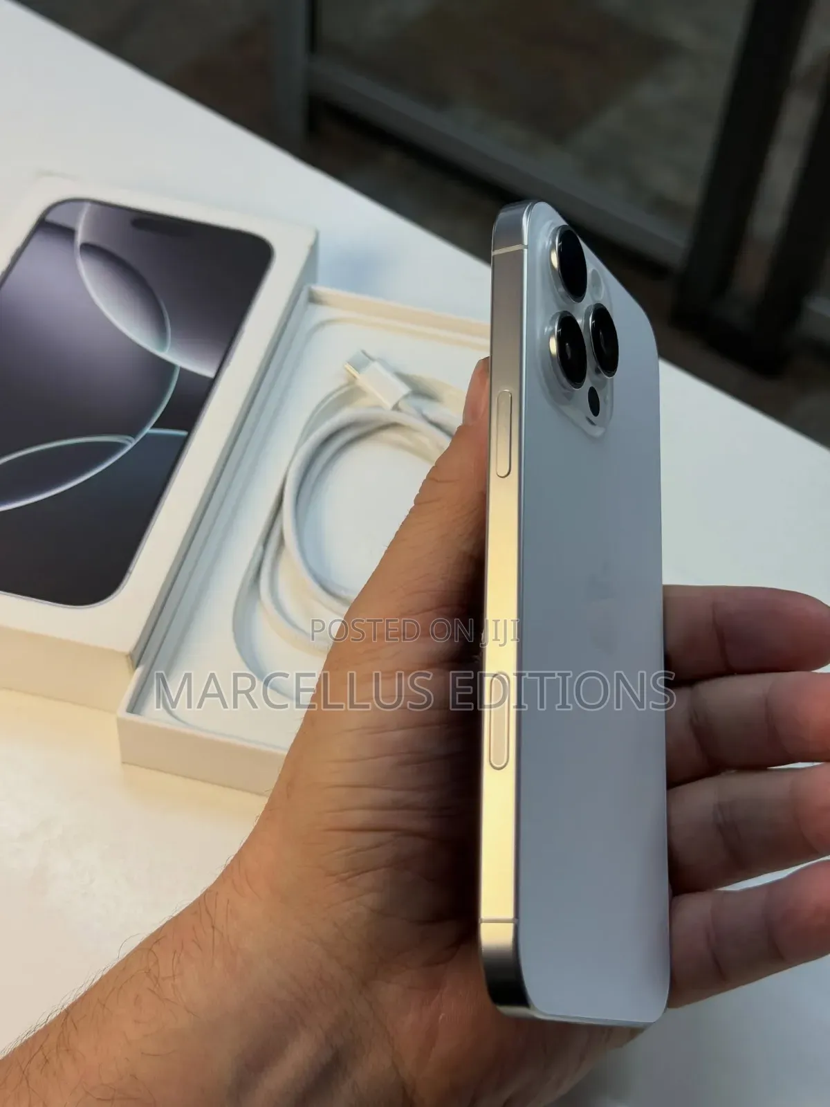 Apple iPhone 16 Pro Max 256 GB White