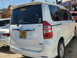 Toyota Noah 2011 White