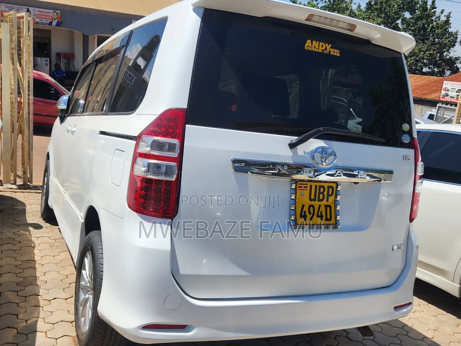 Toyota Noah 2011 White
