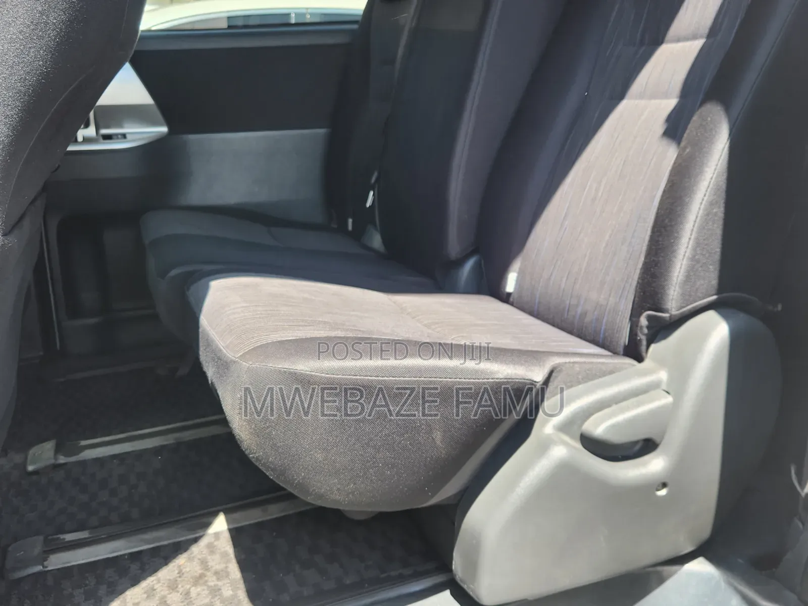 Toyota Noah 2011 White