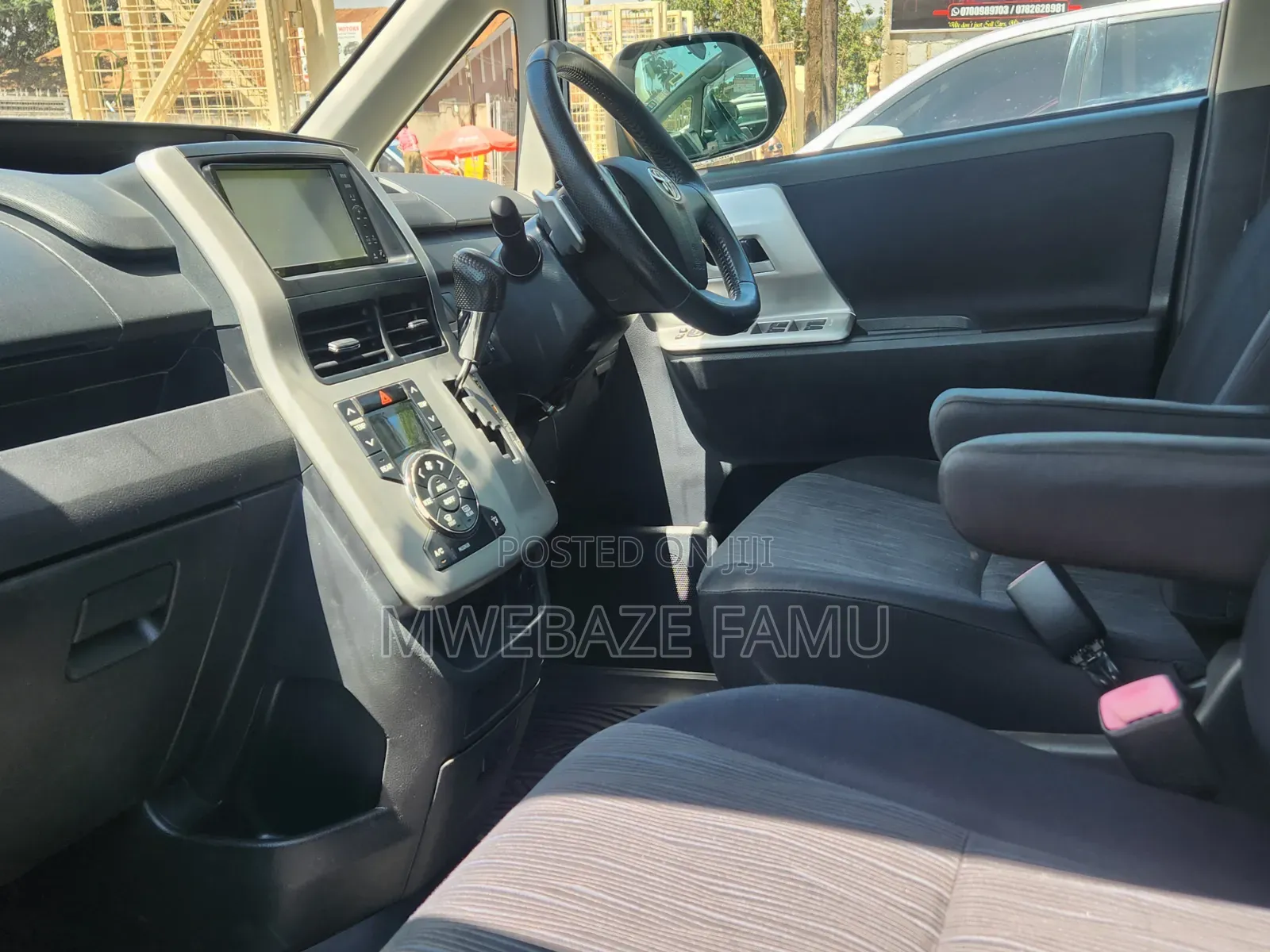 Toyota Noah 2011 White