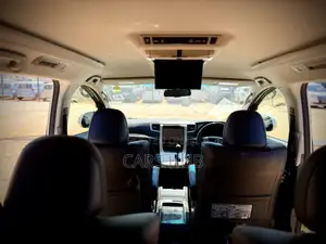 Toyota Alphard 2.4 Petrol AWD 2013 White