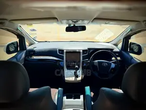 Toyota Alphard 2.4 Petrol AWD 2013 White
