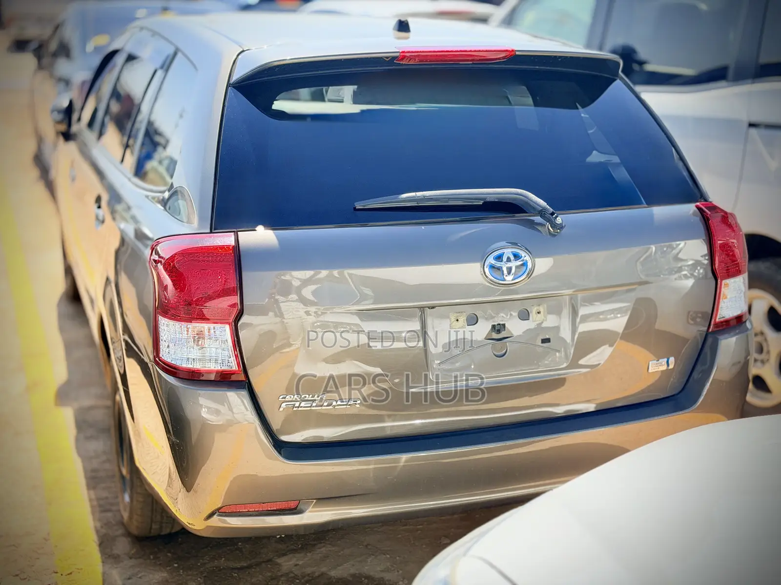 Toyota Corolla Fielder 1.5 Hybrid FWD 2014 Brown