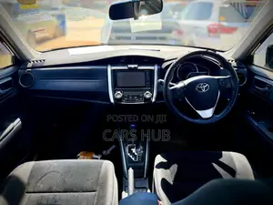 Toyota Corolla Fielder 1.5 Hybrid FWD 2014 Brown