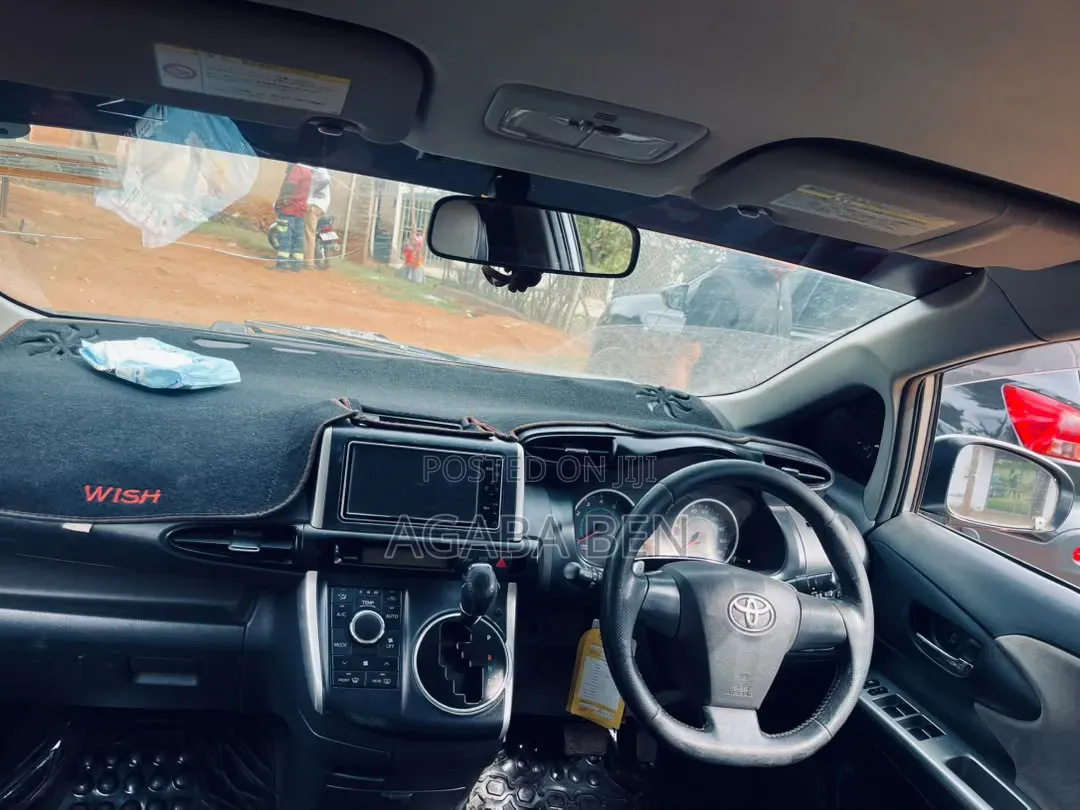 Toyota Wish 2010