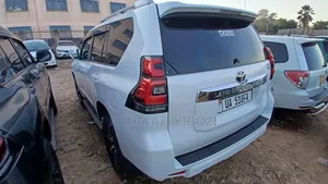 Toyota Land Cruiser Prado 2019 White