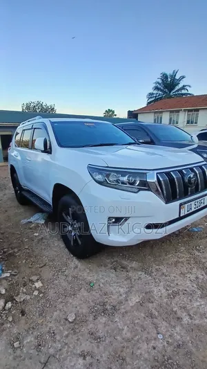 Toyota Land Cruiser Prado 2019 White