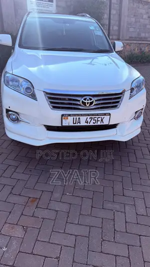 Toyota Vanguard 2010 White