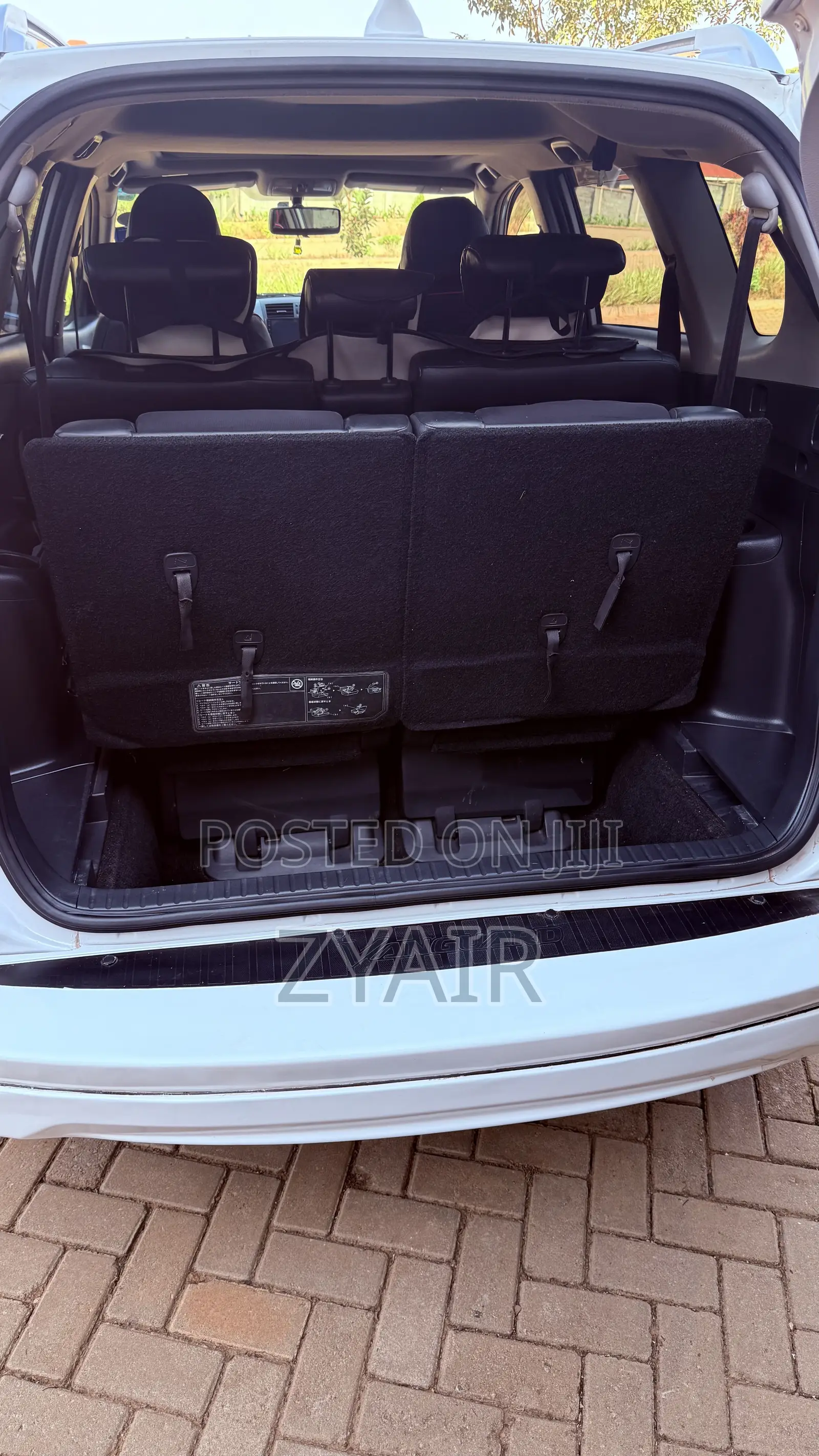 Toyota Vanguard 2010 White