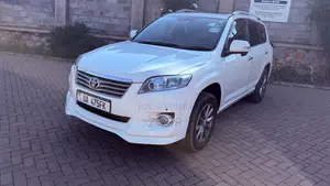 Toyota Vanguard 2010 White