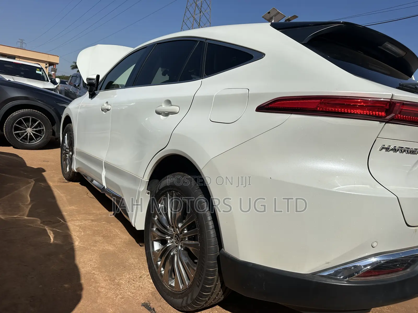 Toyota Harrier 2.0 2021 White